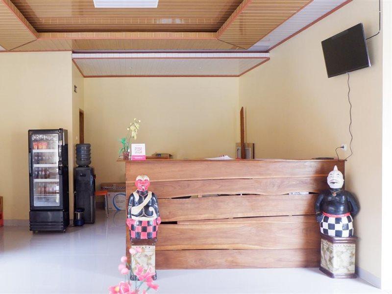 Отель Reddoorz Syariah Near Tugu Lampu Gentur Чианджур Экстерьер фото