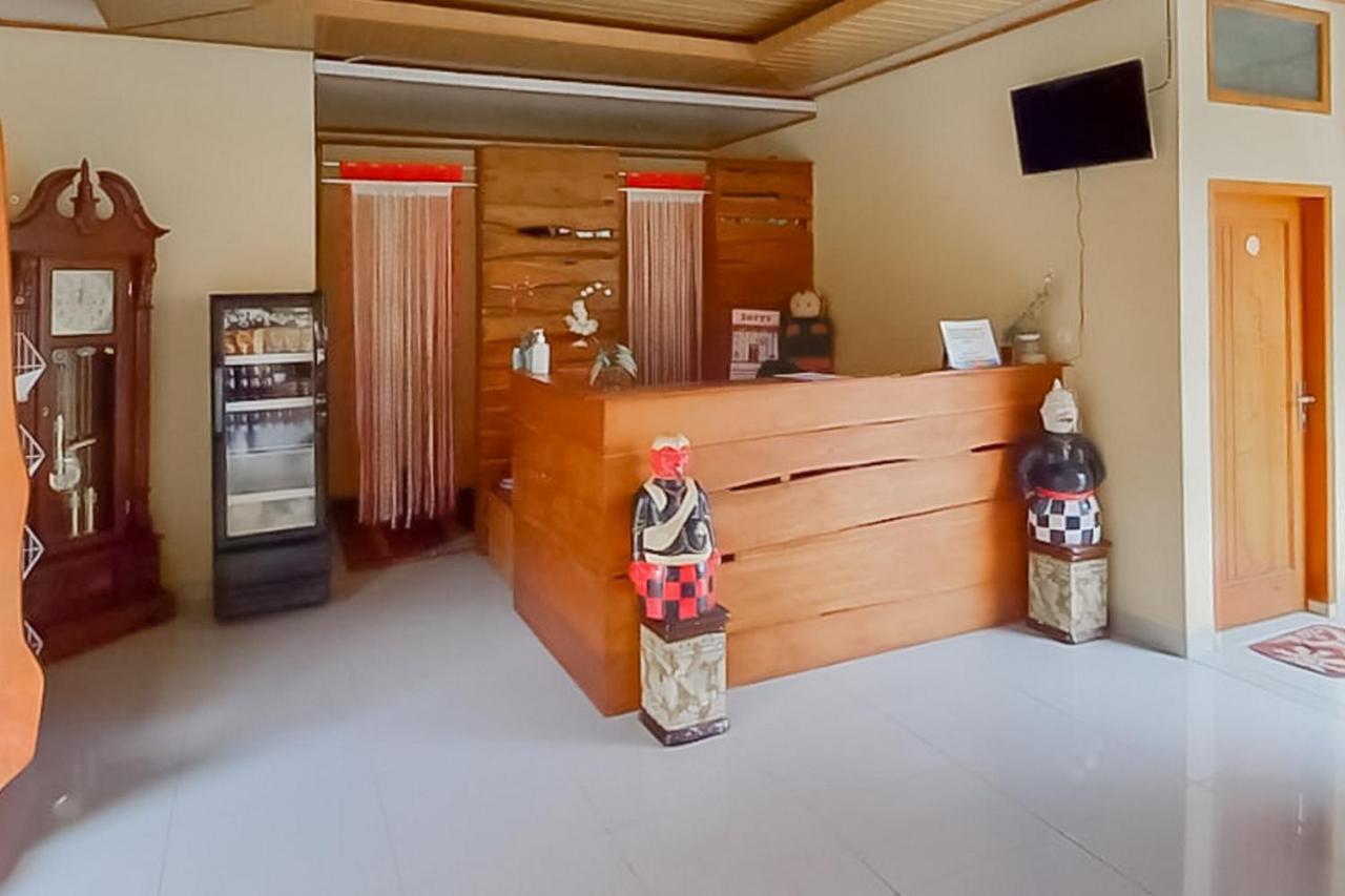 Отель Reddoorz Syariah Near Tugu Lampu Gentur Чианджур Экстерьер фото