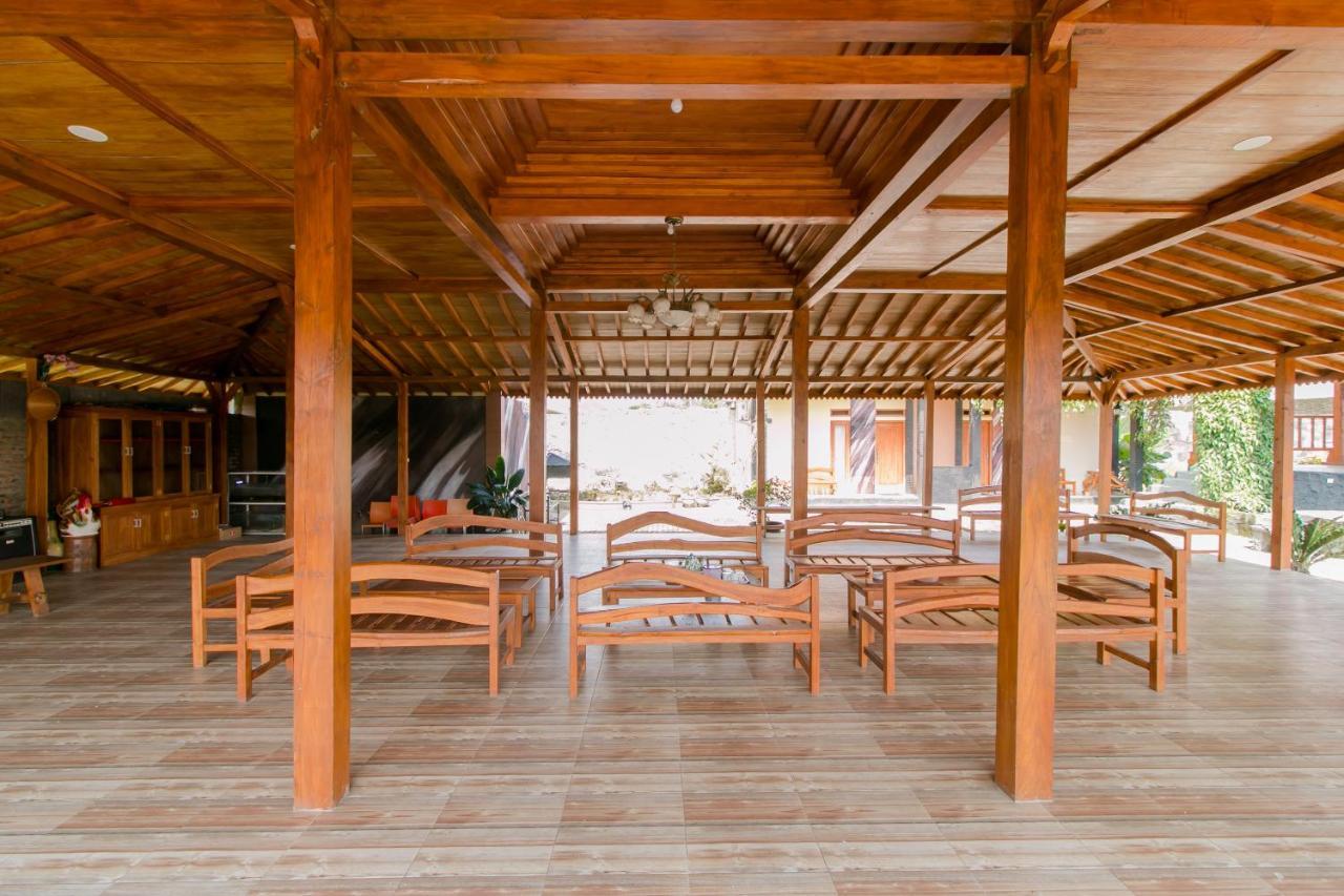 Отель Reddoorz Syariah Near Tugu Lampu Gentur Чианджур Экстерьер фото