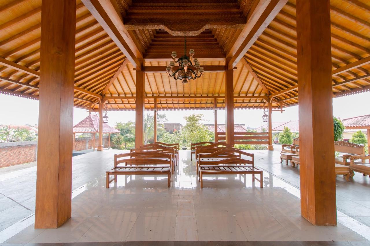 Отель Reddoorz Syariah Near Tugu Lampu Gentur Чианджур Экстерьер фото